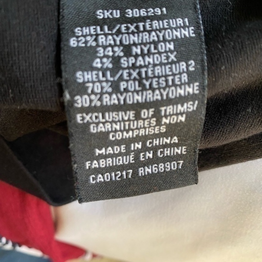 🛍️ 2/$12
LE CHATEAU size small (4/6) womens mini dress. Stretch material. - Picture 5 of 8